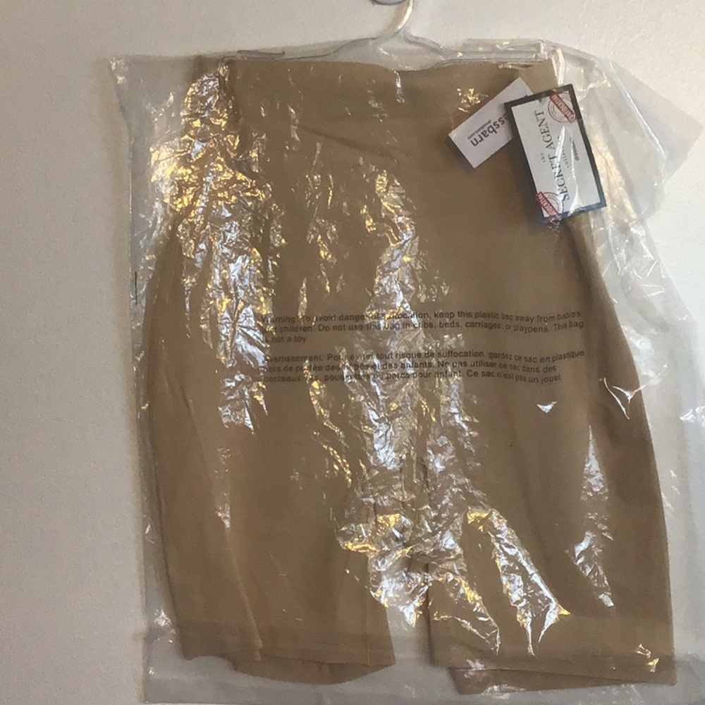 NWT Dressbarn SPANX/Shape-wear/Body Form Nude - Picture 3 of 3